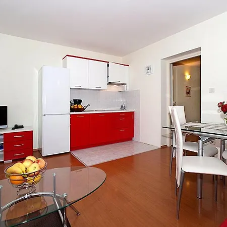 Veli Maj 1448 Apartment *